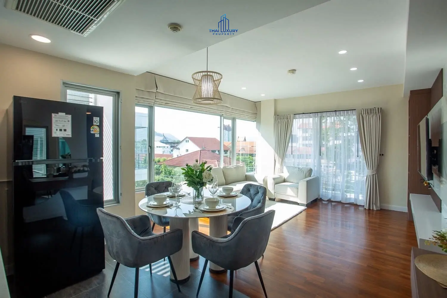 ขายคอนโดหรูริมทะเล 2 ห้องนอน ที่บ้านแสนดาว หัวหิน