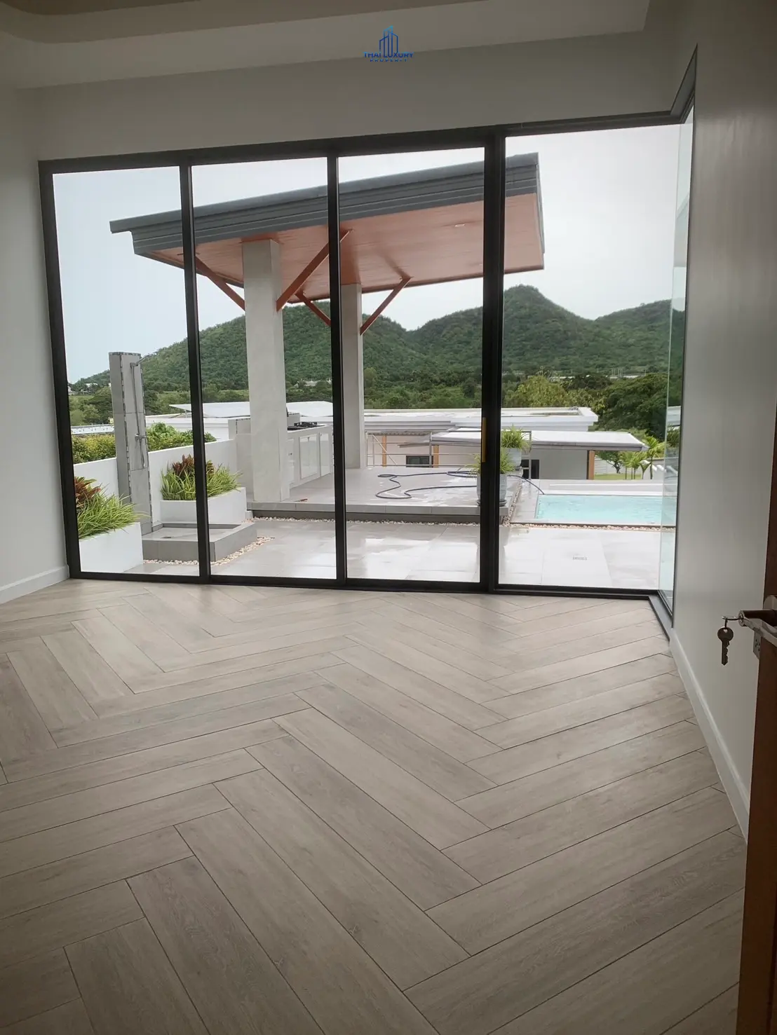 วิลล่าใหม่สุดหรูสำหรับขาย – สไตล์ Botanica Phuket ใน หัวหิน ซอย 112