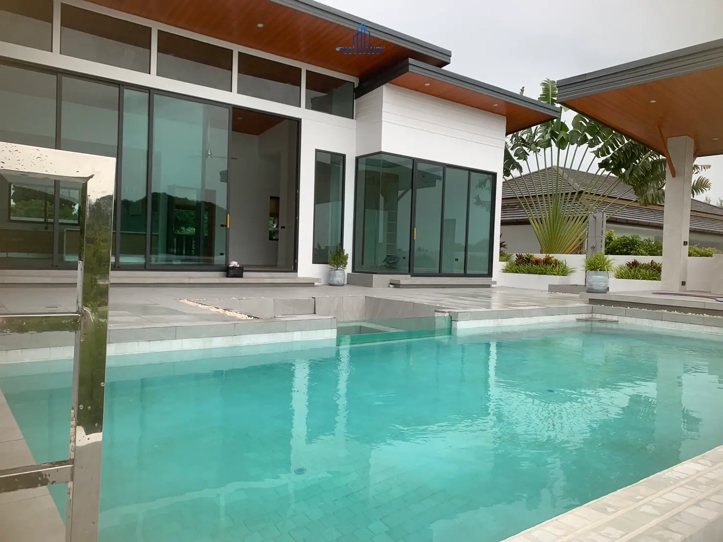 วิลล่าใหม่สุดหรูสำหรับขาย – สไตล์ Botanica Phuket ใน หัวหิน ซอย 112