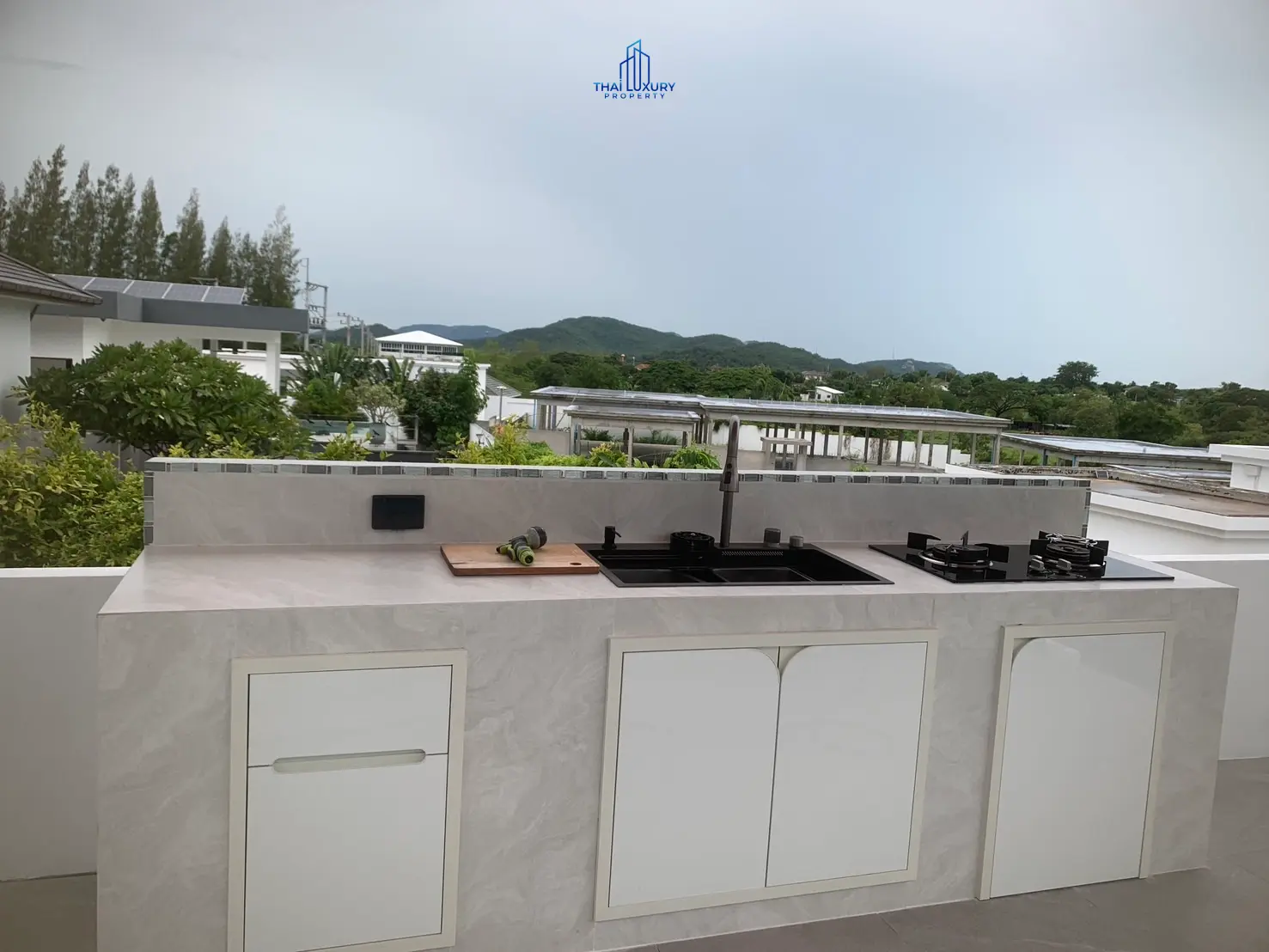 วิลล่าใหม่สุดหรูสำหรับขาย – สไตล์ Botanica Phuket ใน หัวหิน ซอย 112