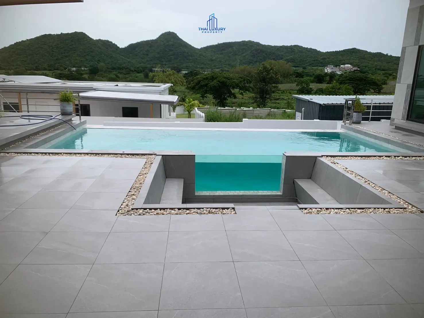วิลล่าใหม่สุดหรูสำหรับขาย – สไตล์ Botanica Phuket ใน หัวหิน ซอย 112