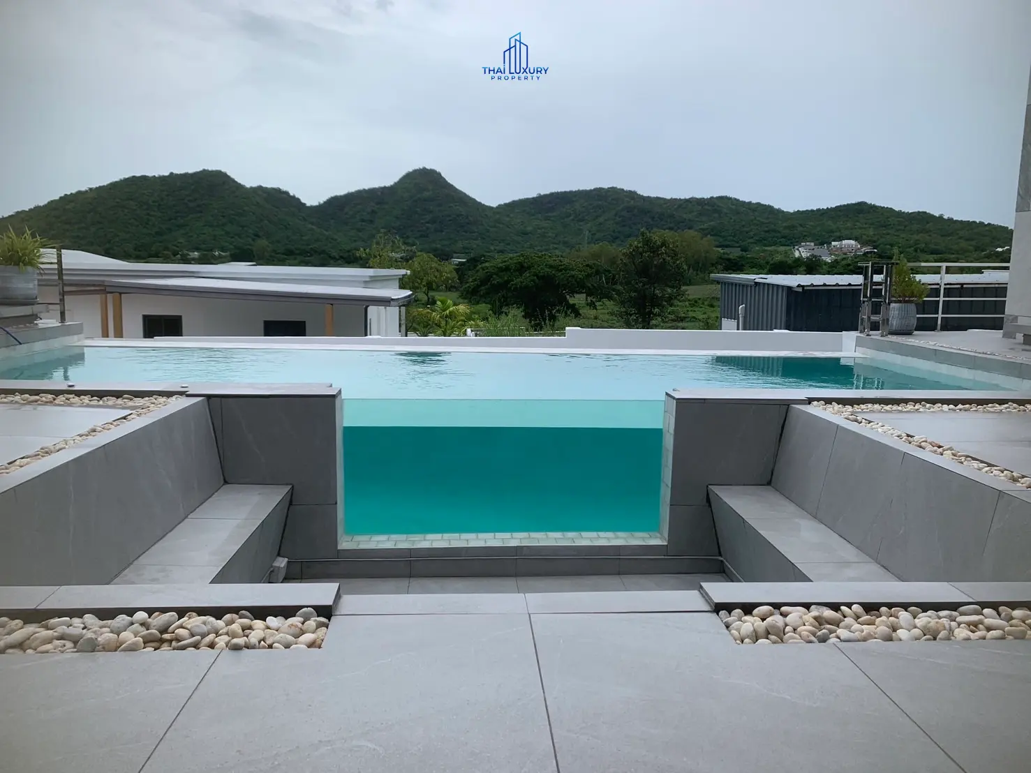 วิลล่าใหม่สุดหรูสำหรับขาย – สไตล์ Botanica Phuket ใน หัวหิน ซอย 112
