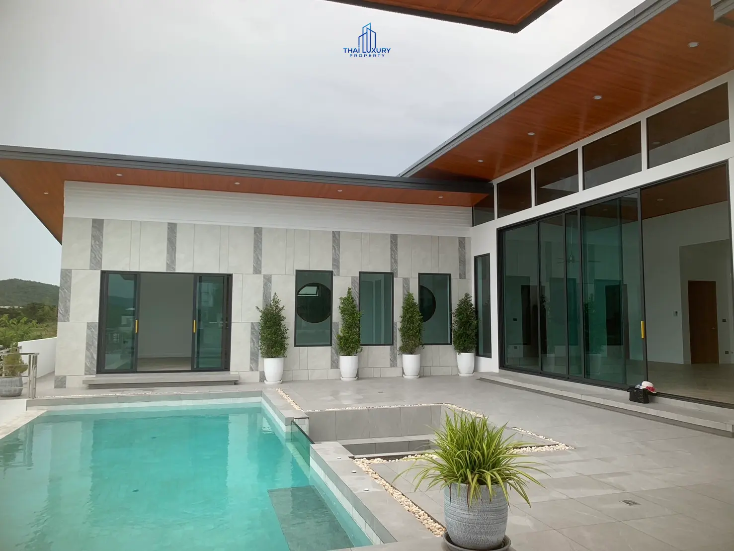 วิลล่าใหม่สุดหรูสำหรับขาย – สไตล์ Botanica Phuket ใน หัวหิน ซอย 112