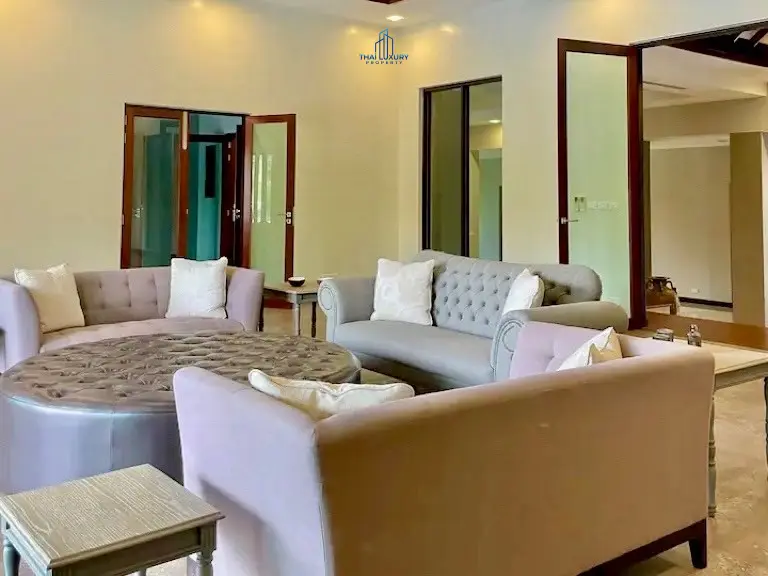 วิลล่าสไตล์โมเดิร์น 6 ห้องนอน สำหรับขาย ที่ Palm Hills ชะอำ – หัวหิน