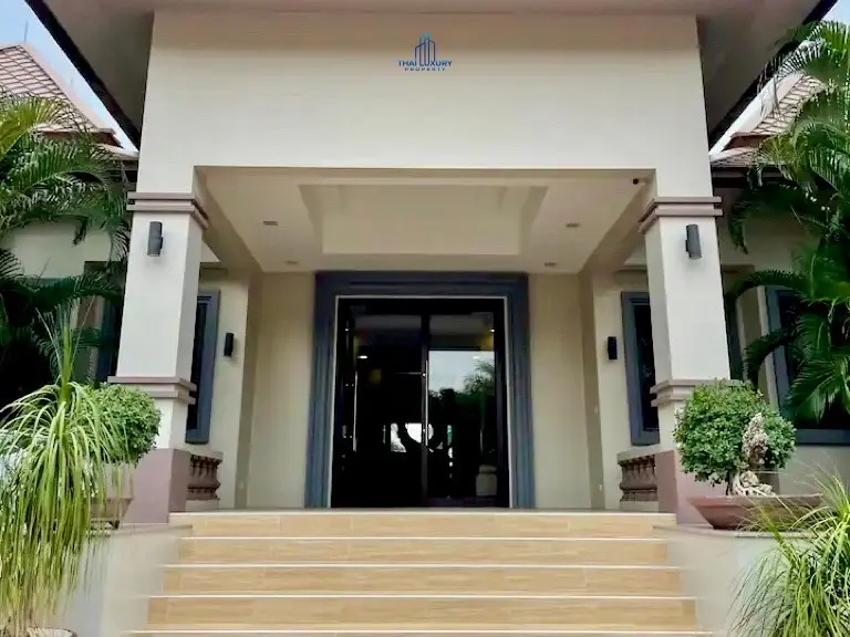 วิลล่าสไตล์โมเดิร์น 6 ห้องนอน สำหรับขาย ที่ Palm Hills ชะอำ – หัวหิน
