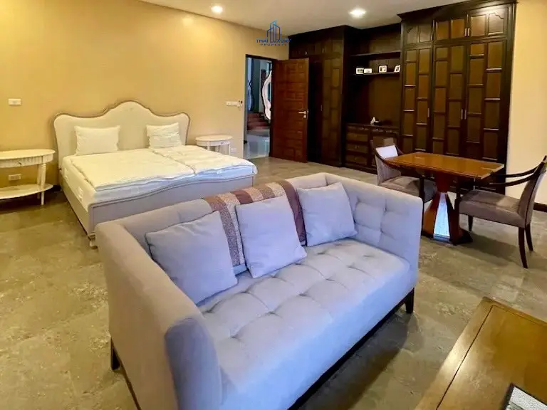 วิลล่าสไตล์โมเดิร์น 6 ห้องนอน สำหรับขาย ที่ Palm Hills ชะอำ – หัวหิน
