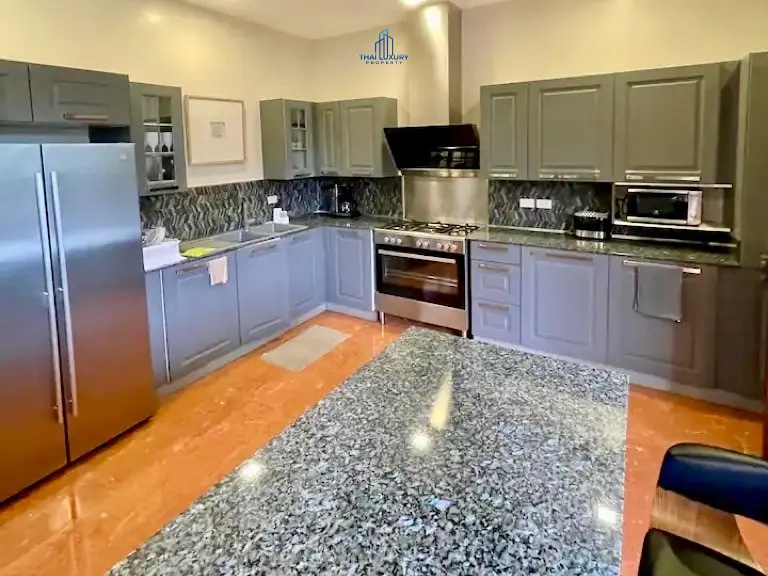 วิลล่าสไตล์โมเดิร์น 6 ห้องนอน สำหรับขาย ที่ Palm Hills ชะอำ – หัวหิน