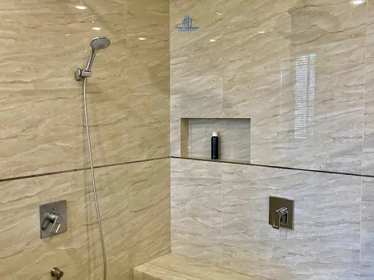 วิลล่าสไตล์โมเดิร์น 6 ห้องนอน สำหรับขาย ที่ Palm Hills ชะอำ – หัวหิน