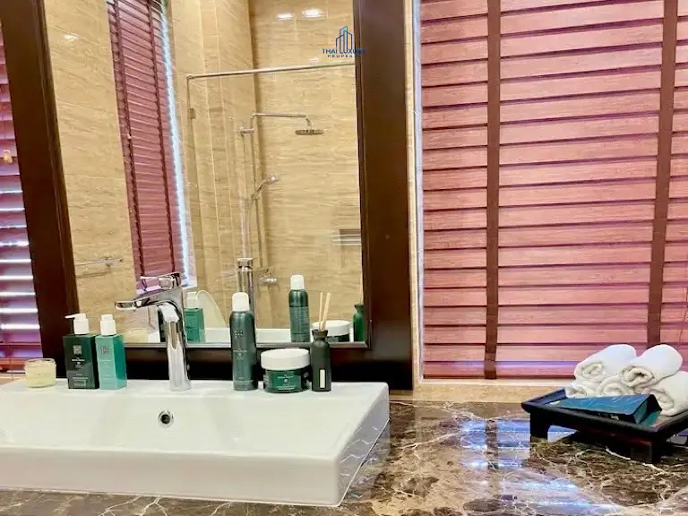วิลล่าสไตล์โมเดิร์น 6 ห้องนอน สำหรับขาย ที่ Palm Hills ชะอำ – หัวหิน