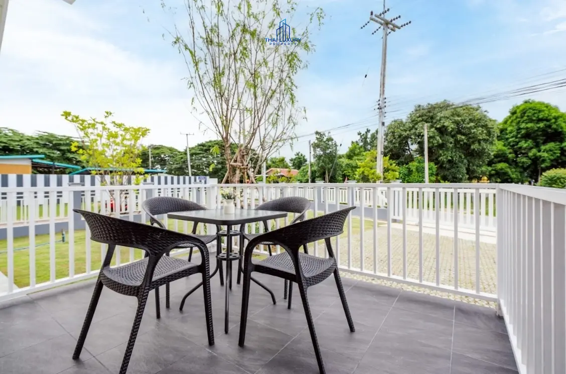 วิลล่าสระว่ายน้ำสไตล์โมเดิร์น 3 ห้องนอน เดี่ยวส่วนตัว สำหรับขาย ที่ชะอำ – หัวหิน