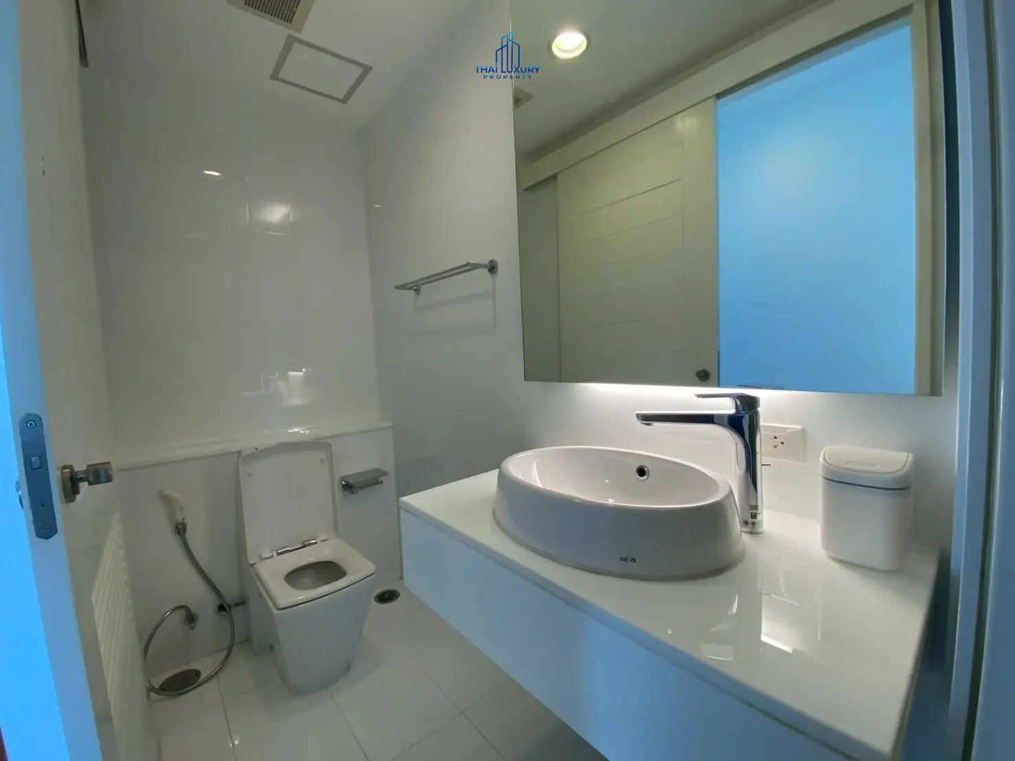 Baan Dao Tem Fah: คอนโดหน้าหาด 3 ห้องนอน พร้อมวิวทะเล ให้เช่า