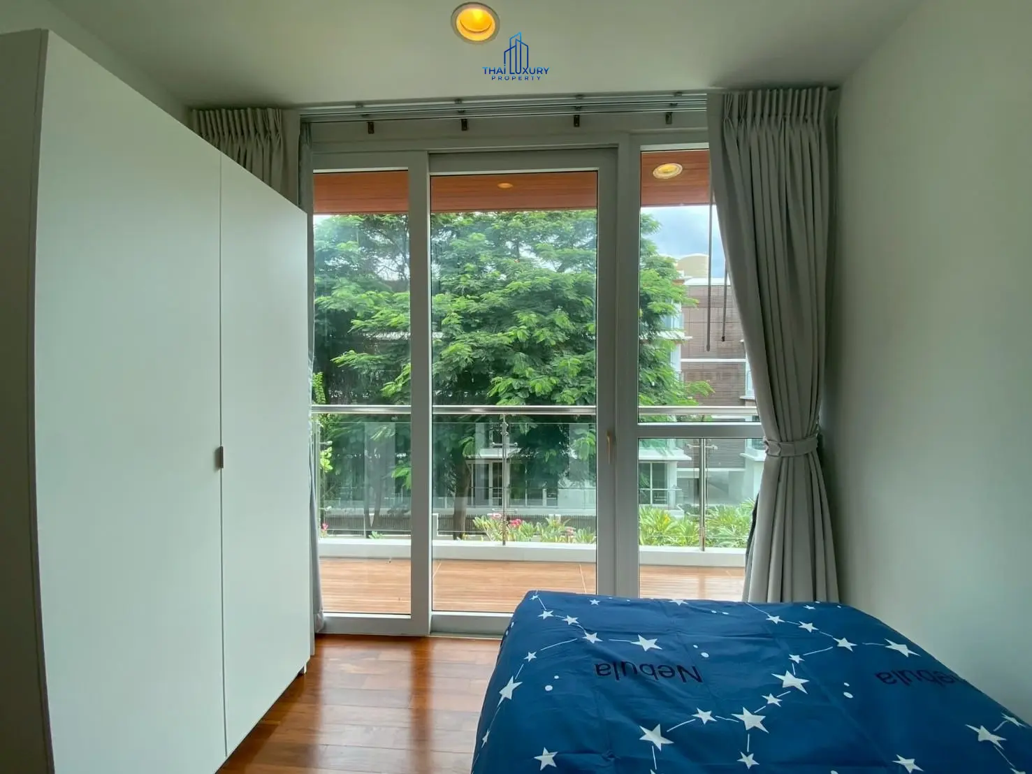 Baan Dao Tem Fah: คอนโดหน้าหาด 3 ห้องนอน พร้อมวิวทะเล ให้เช่า