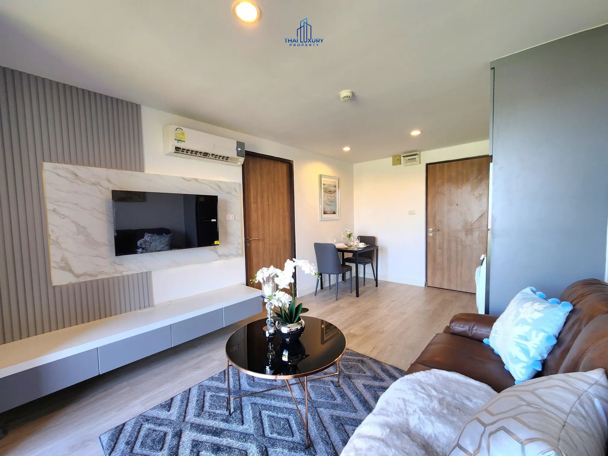 คอนโดสุดสวย 1 ห้องนอน ในทำเลเยี่ยม ที่ Bluroc หัวหิน สำหรับขาย
