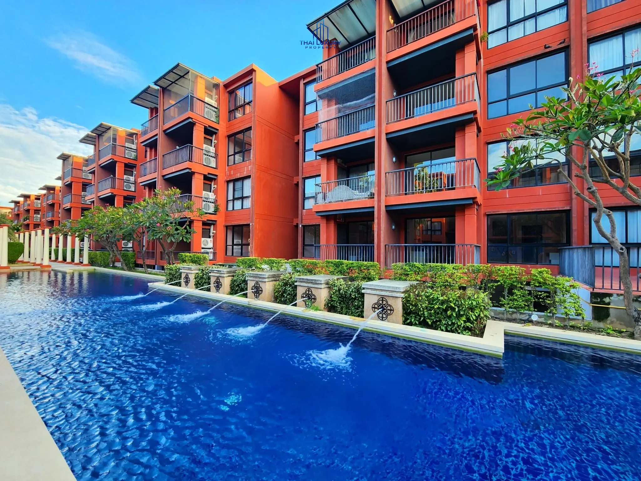 คอนโดสุดสวย 1 ห้องนอน ในทำเลเยี่ยม ที่ Bluroc หัวหิน สำหรับขาย