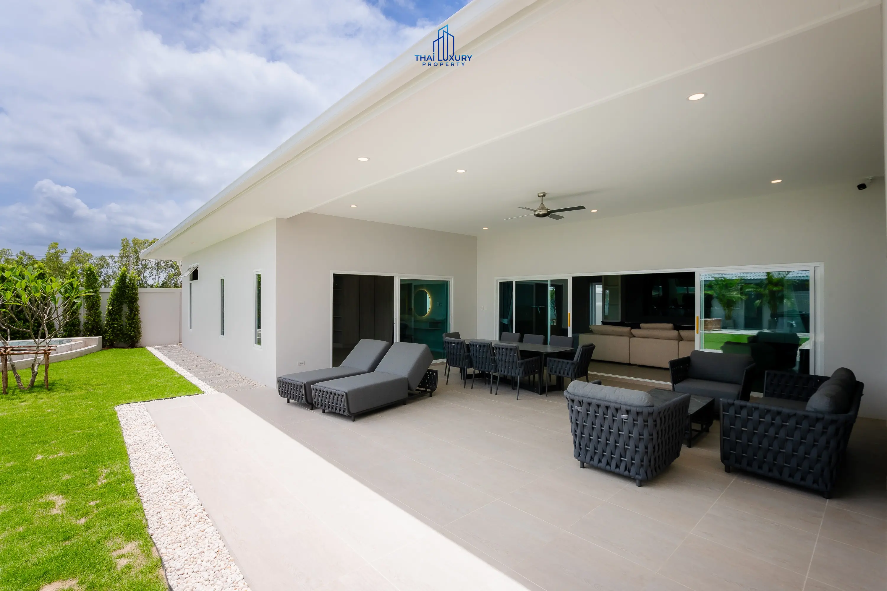 วิลล่าหรูสไตล์โมเดิร์น 5 ห้องนอน สำหรับขาย ที่ Meedee Homes หัวหิน 112