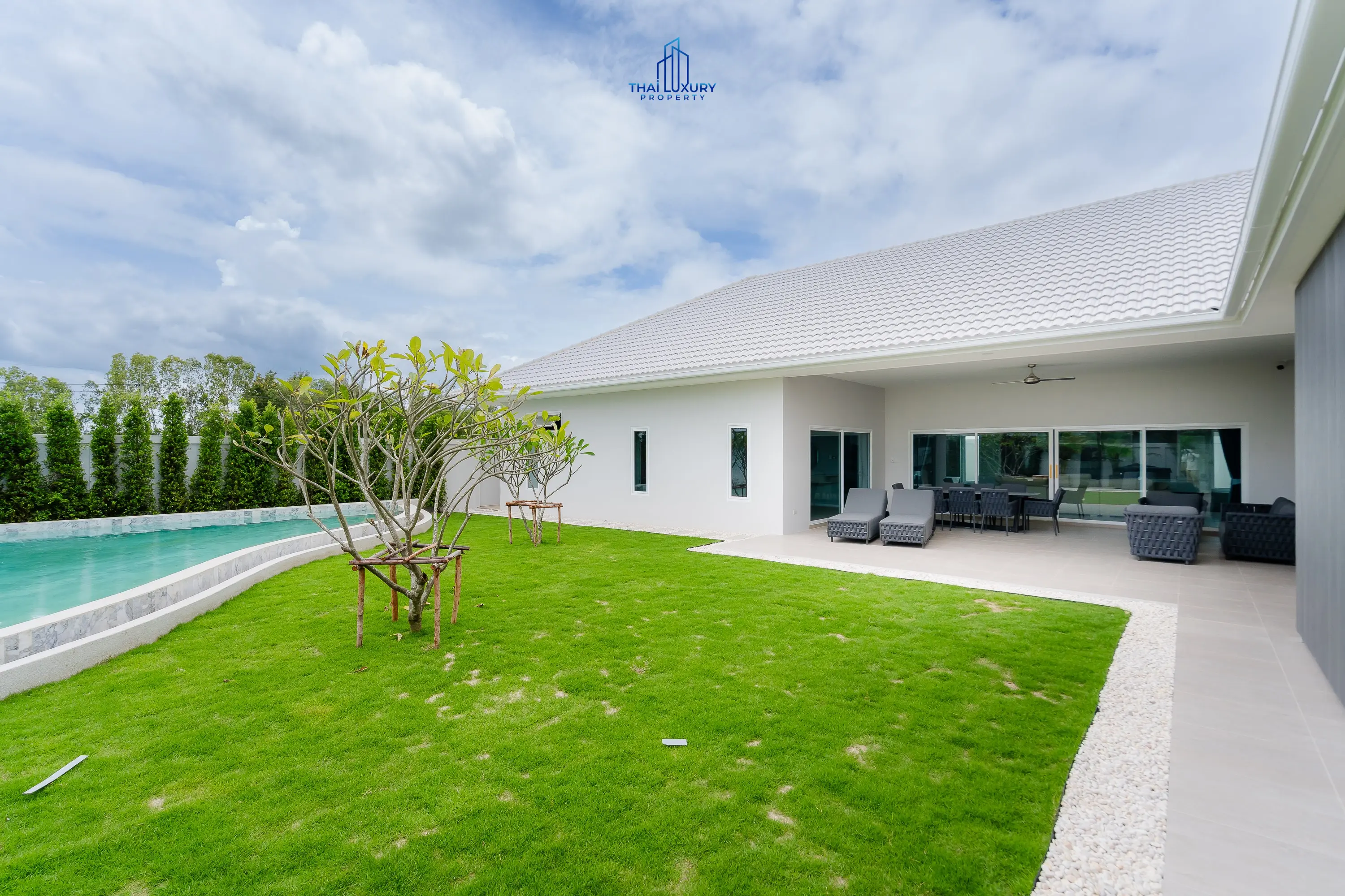 วิลล่าหรูสไตล์โมเดิร์น 5 ห้องนอน สำหรับขาย ที่ Meedee Homes หัวหิน 112