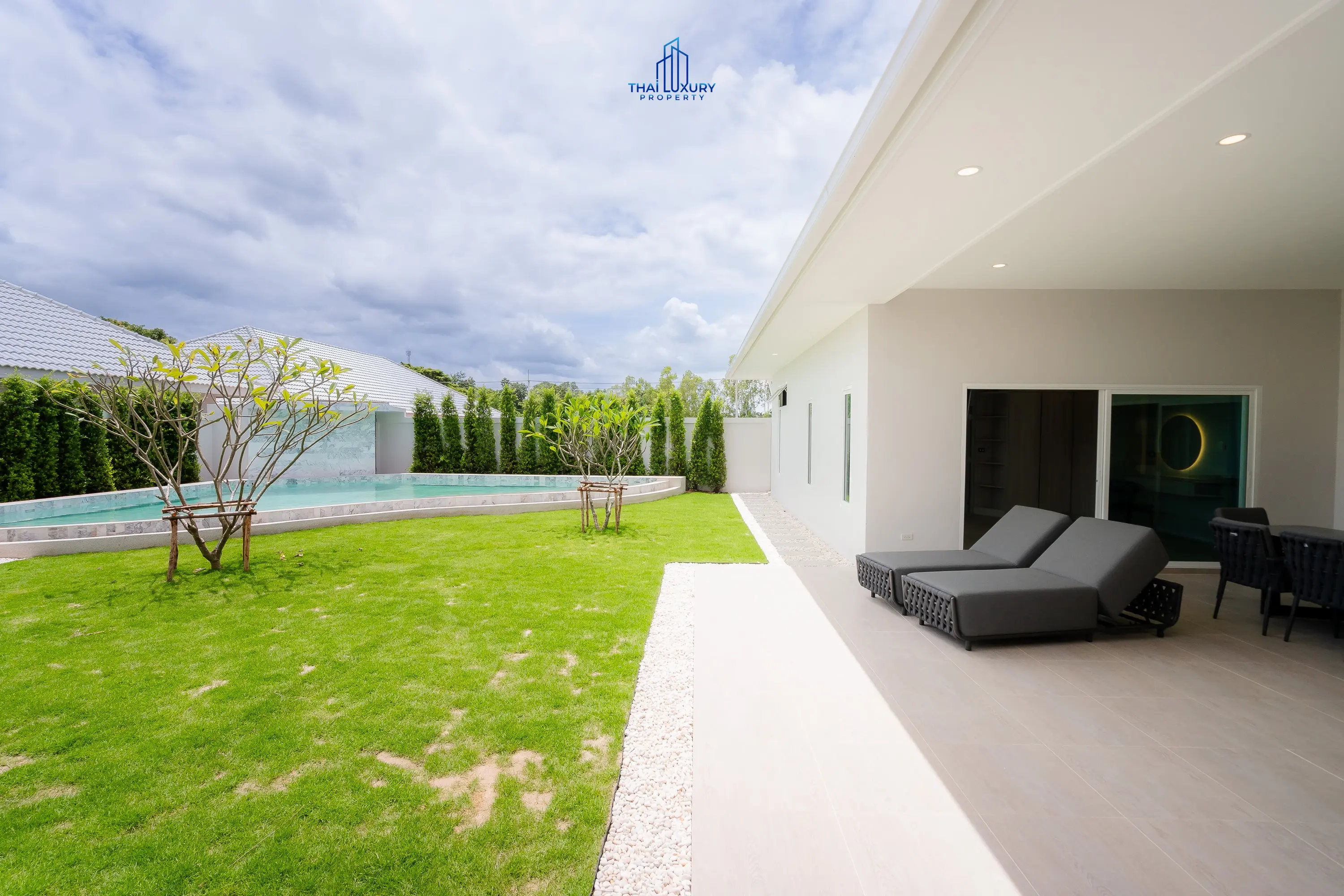 วิลล่าหรูสไตล์โมเดิร์น 5 ห้องนอน สำหรับขาย ที่ Meedee Homes หัวหิน 112