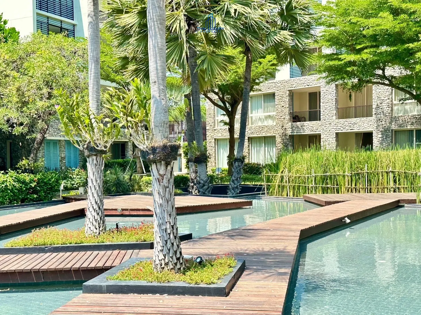 คอนโดสุดหรู ริมชายหาด 3 ห้องนอน พร้อมวิวทะเล ที่ บ้านนับกลืน หัวหิน