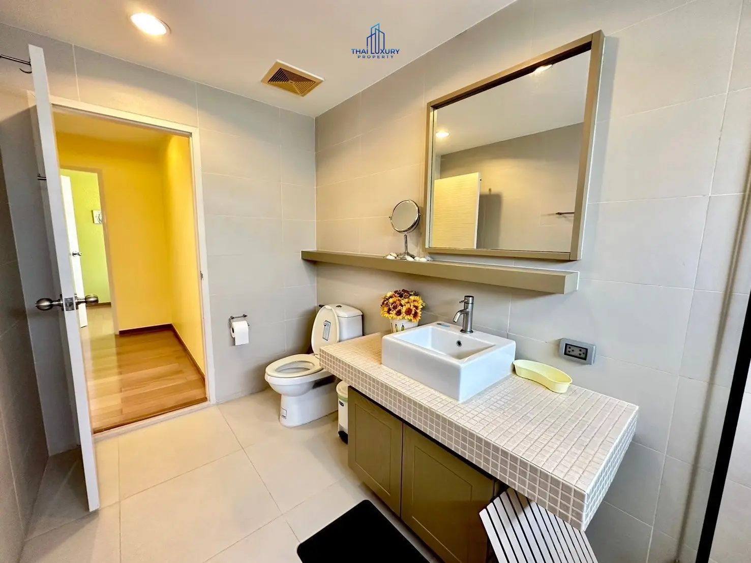 คอนโดสุดหรู ริมชายหาด 3 ห้องนอน พร้อมวิวทะเล ที่ บ้านนับกลืน หัวหิน