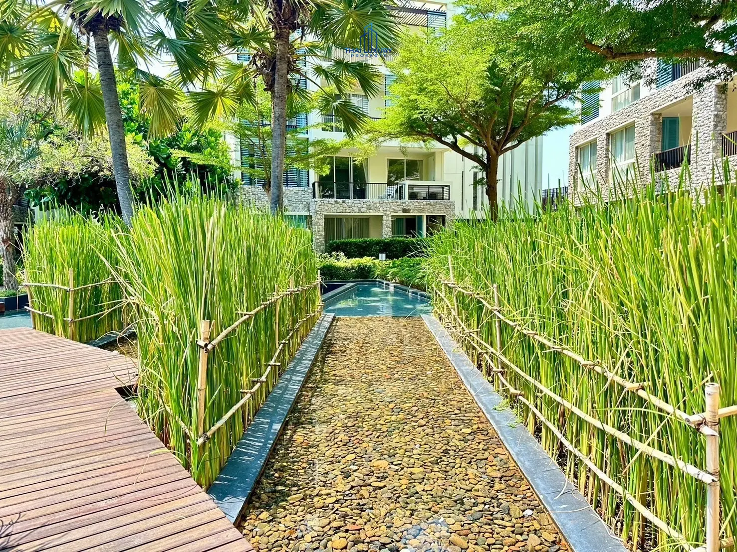 คอนโดสุดหรู ริมชายหาด 3 ห้องนอน พร้อมวิวทะเล ที่ บ้านนับกลืน หัวหิน