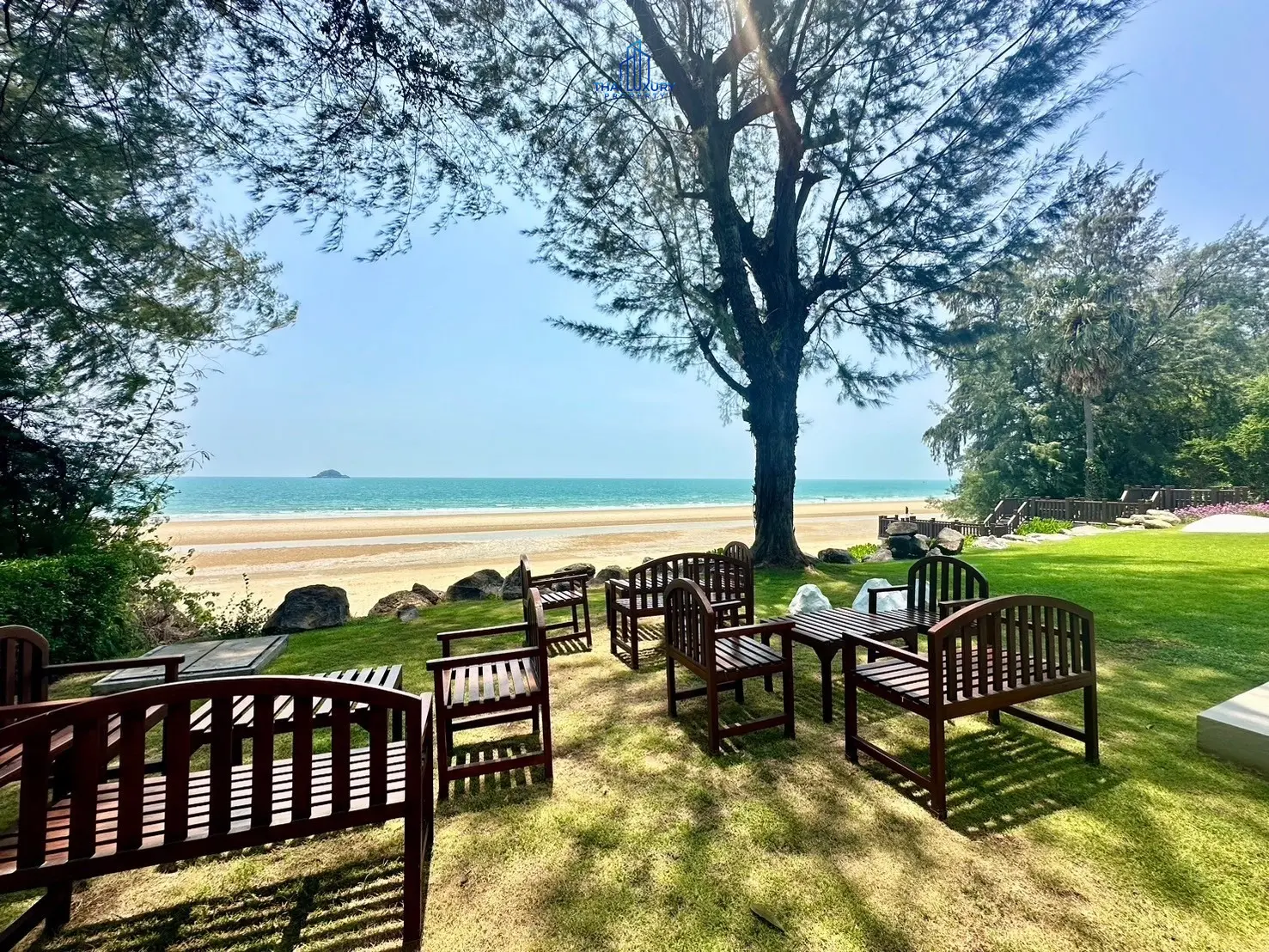 คอนโดสุดหรู ริมชายหาด 3 ห้องนอน พร้อมวิวทะเล ที่ บ้านนับกลืน หัวหิน