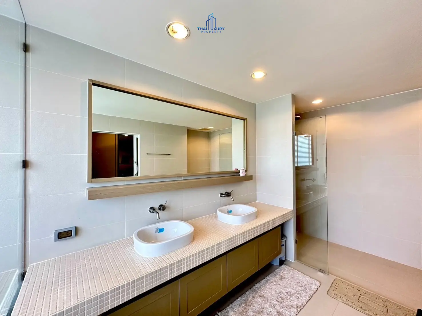 คอนโดสุดหรู ริมชายหาด 3 ห้องนอน พร้อมวิวทะเล ที่ บ้านนับกลืน หัวหิน