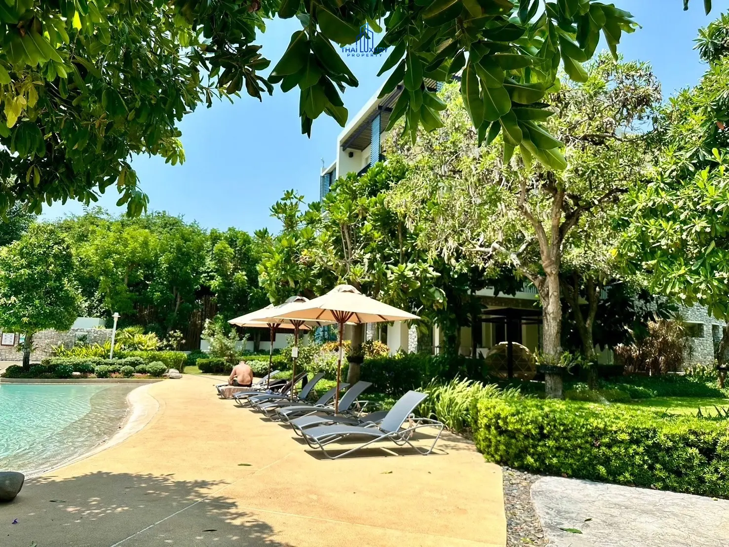 คอนโดสุดหรู ริมชายหาด 3 ห้องนอน พร้อมวิวทะเล ที่ บ้านนับกลืน หัวหิน