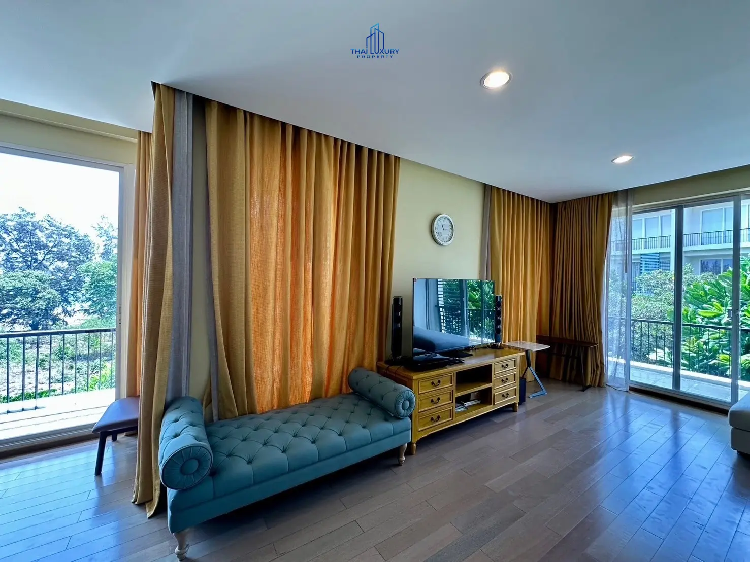 คอนโดสุดหรู ริมชายหาด 3 ห้องนอน พร้อมวิวทะเล ที่ บ้านนับกลืน หัวหิน