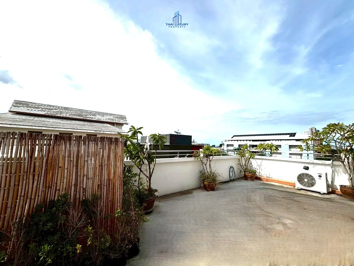 ขายกิจการโรงแรม พร้อมร้านอาหาร ใจกลางหัวหิน ที่ Castaway’s 420 – ซอย 94