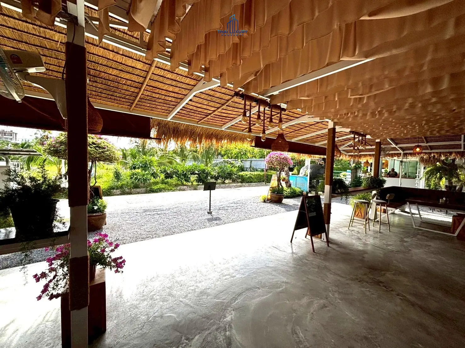 ขายกิจการโรงแรม พร้อมร้านอาหาร ใจกลางหัวหิน ที่ Castaway’s 420 – ซอย 94