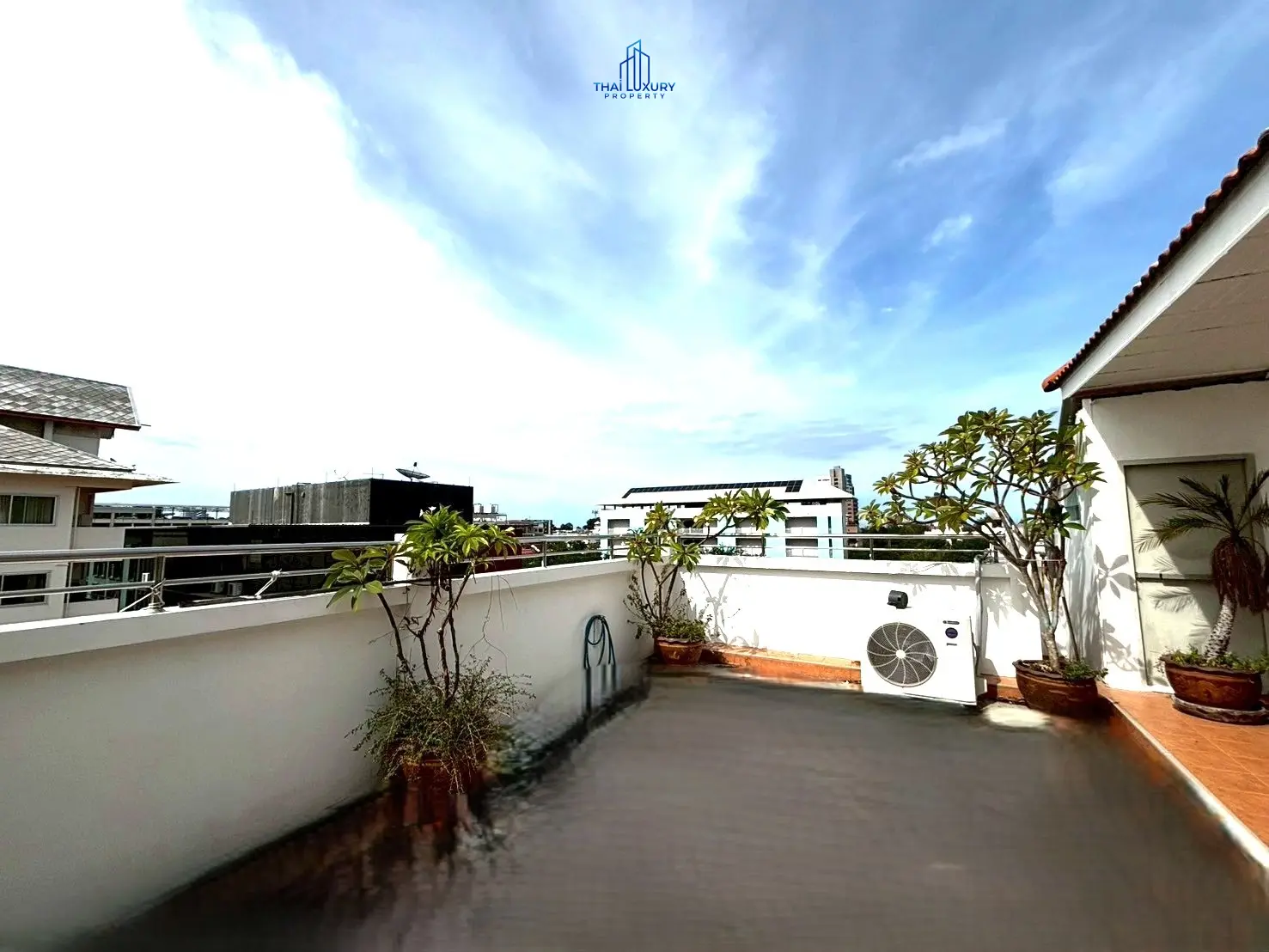ขายกิจการโรงแรม พร้อมร้านอาหาร ใจกลางหัวหิน ที่ Castaway’s 420 – ซอย 94