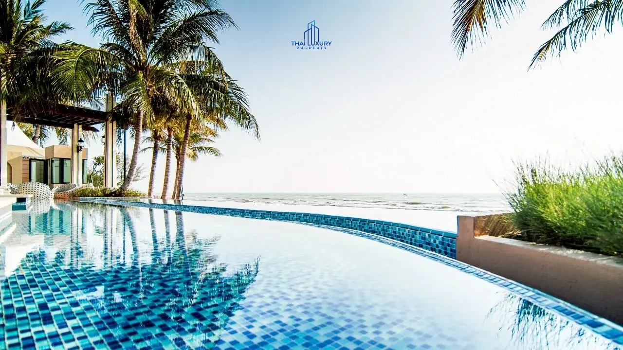 คอนโดมิเนียม 2 ห้องนอน ติดทะเล พร้อมวิวสระว่ายน้ำสุดสวย สำหรับขายที่ Q Seaside ชะอำ – หัวหิน