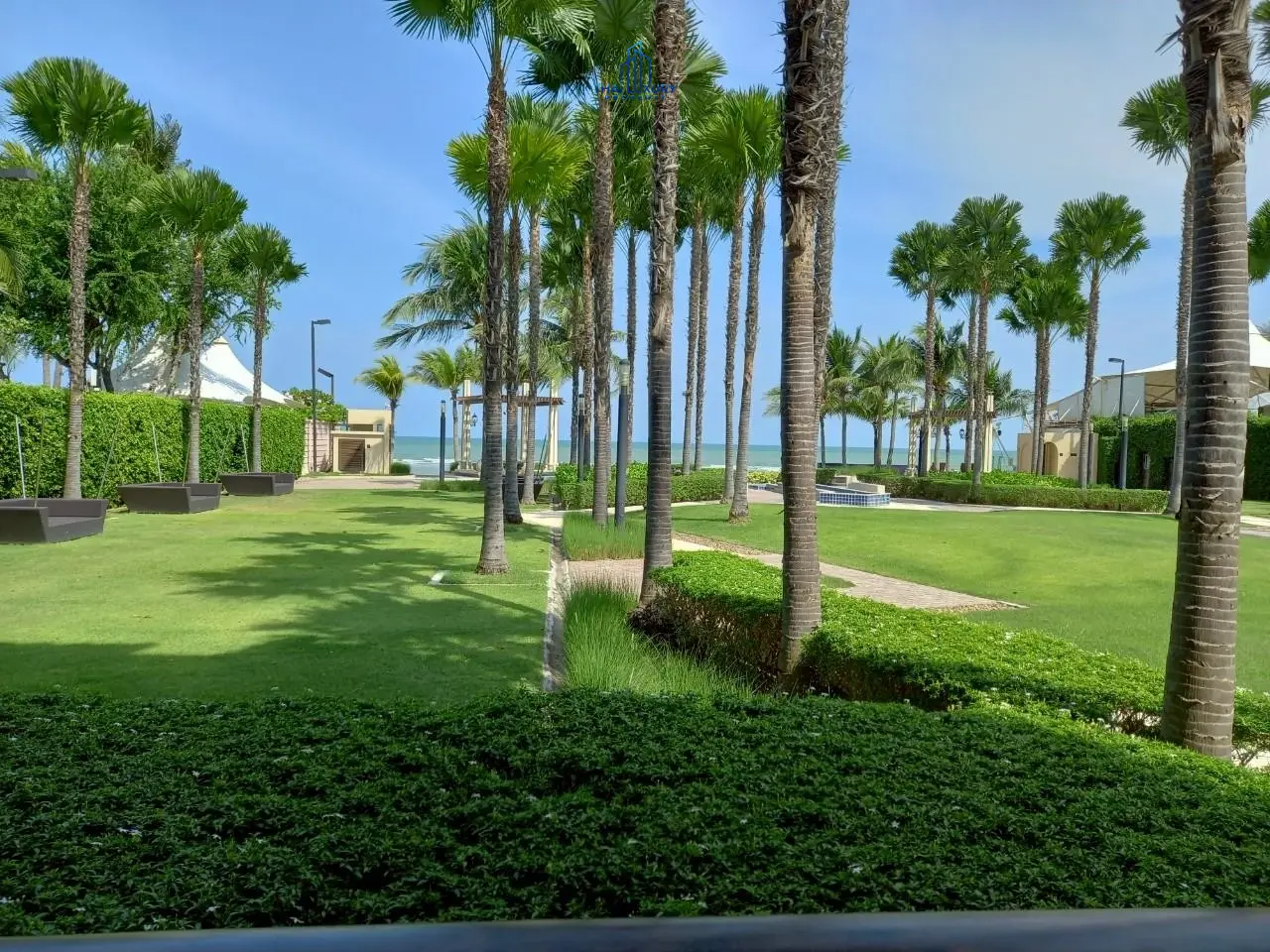คอนโดมิเนียม 2 ห้องนอน ติดทะเล พร้อมวิวสระว่ายน้ำสุดสวย สำหรับขายที่ Q Seaside ชะอำ – หัวหิน