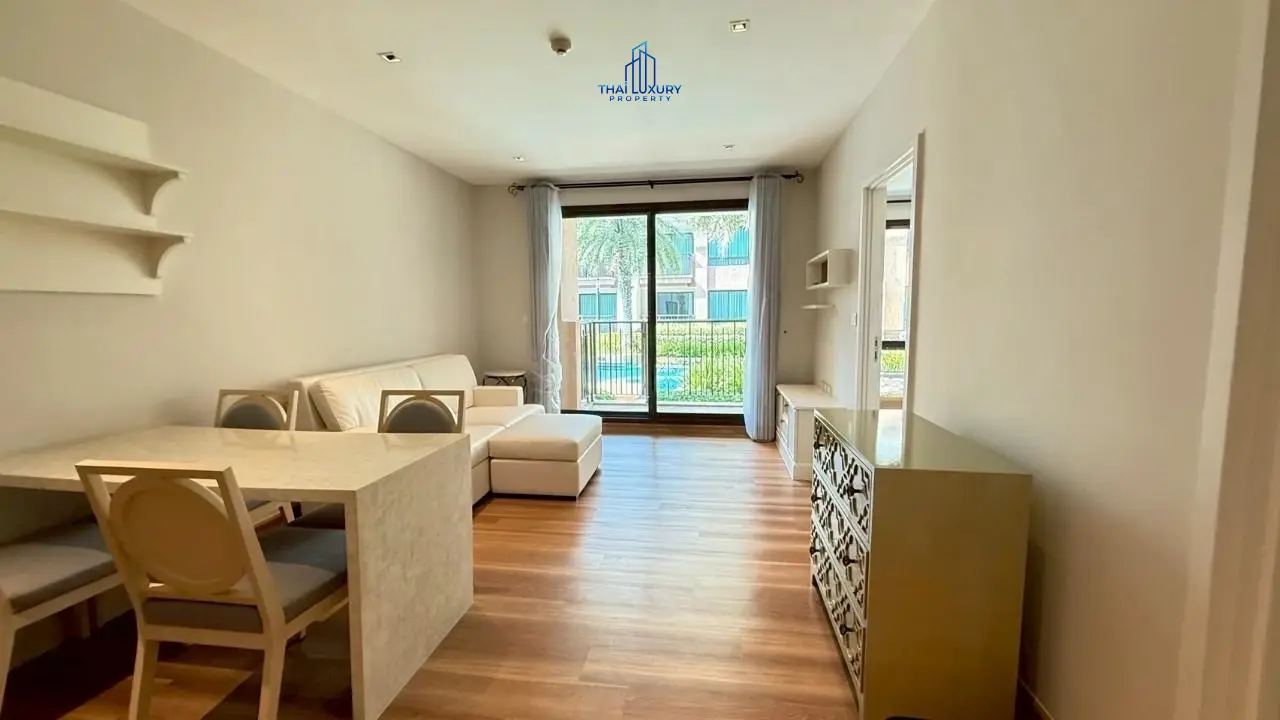 คอนโดมิเนียม 2 ห้องนอน ติดทะเล พร้อมวิวสระว่ายน้ำสุดสวย สำหรับขายที่ Q Seaside ชะอำ – หัวหิน