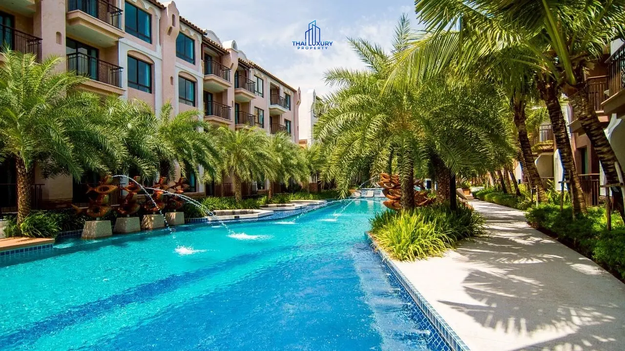 คอนโดมิเนียม 2 ห้องนอน ติดทะเล พร้อมวิวสระว่ายน้ำสุดสวย สำหรับขายที่ Q Seaside ชะอำ – หัวหิน