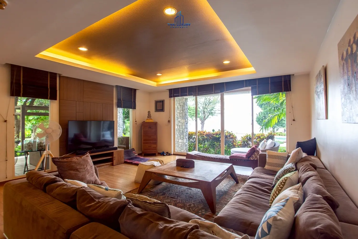 ขายคอนโดมิเนียมหรู 3 ห้องนอน ติดชายหาด พร้อมวิวทะเล ที่บ้านนับคลื่น หัวหิน - เขาเต่า