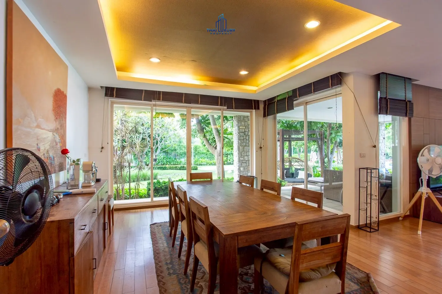 ขายคอนโดมิเนียมหรู 3 ห้องนอน ติดชายหาด พร้อมวิวทะเล ที่บ้านนับคลื่น หัวหิน - เขาเต่า