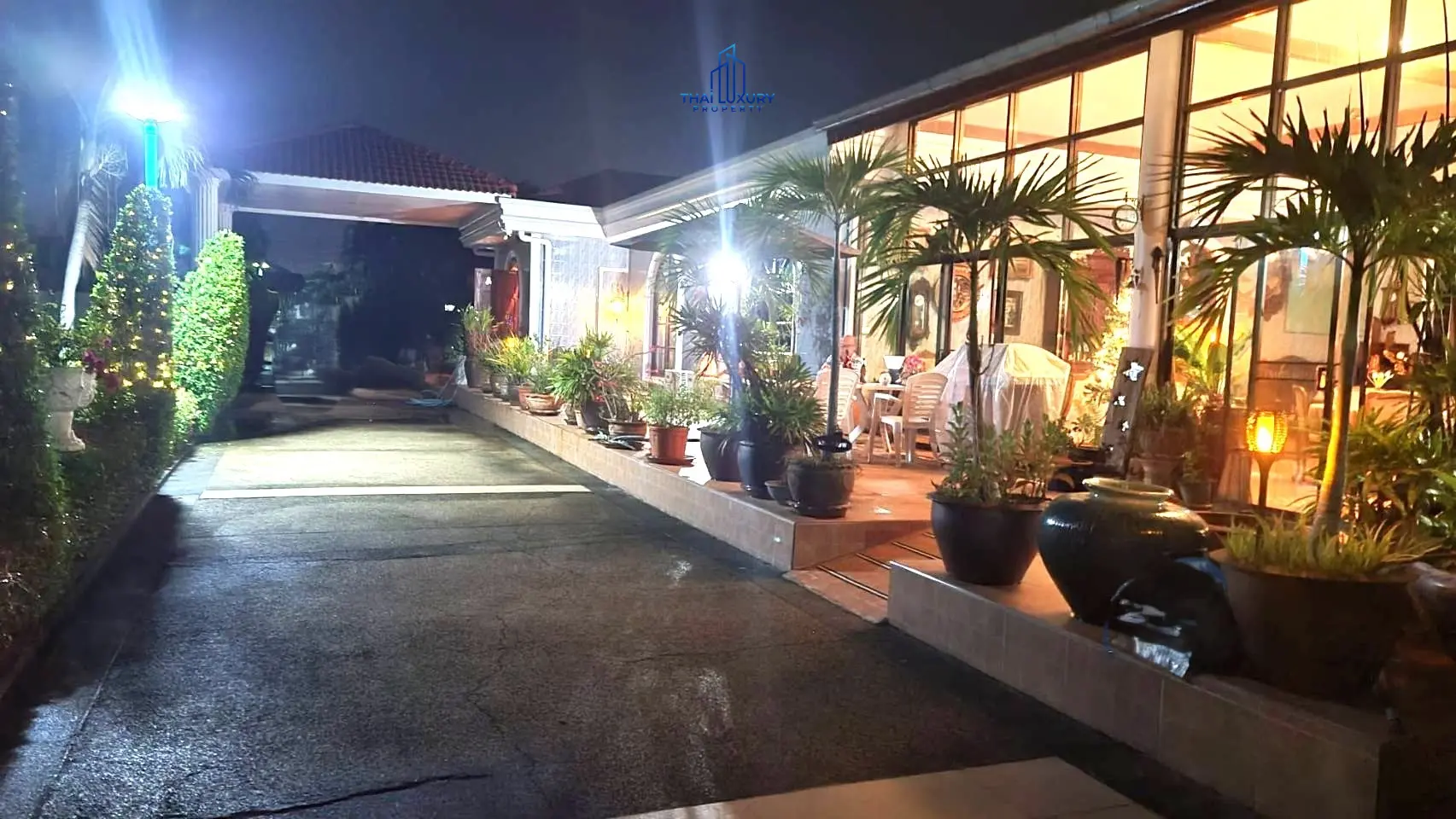 ขายพูลวิลล่าสวย 3 ห้องนอน ที่ Swiss Orchid Bungalow ชะอำ