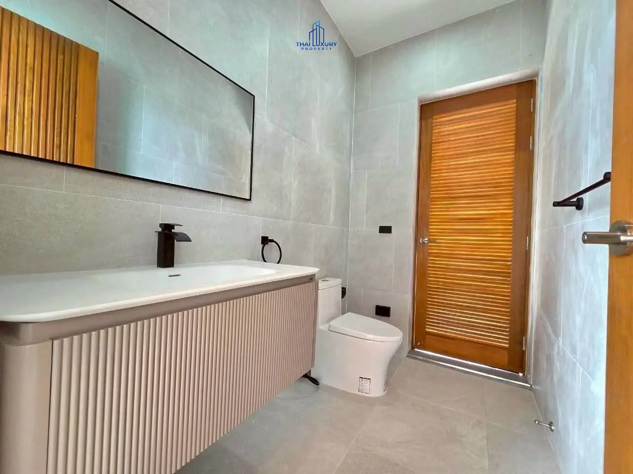 Luxury 3 Bedrooms Villa with Private Pool and Mountain Views in Hua Hin Soi 112