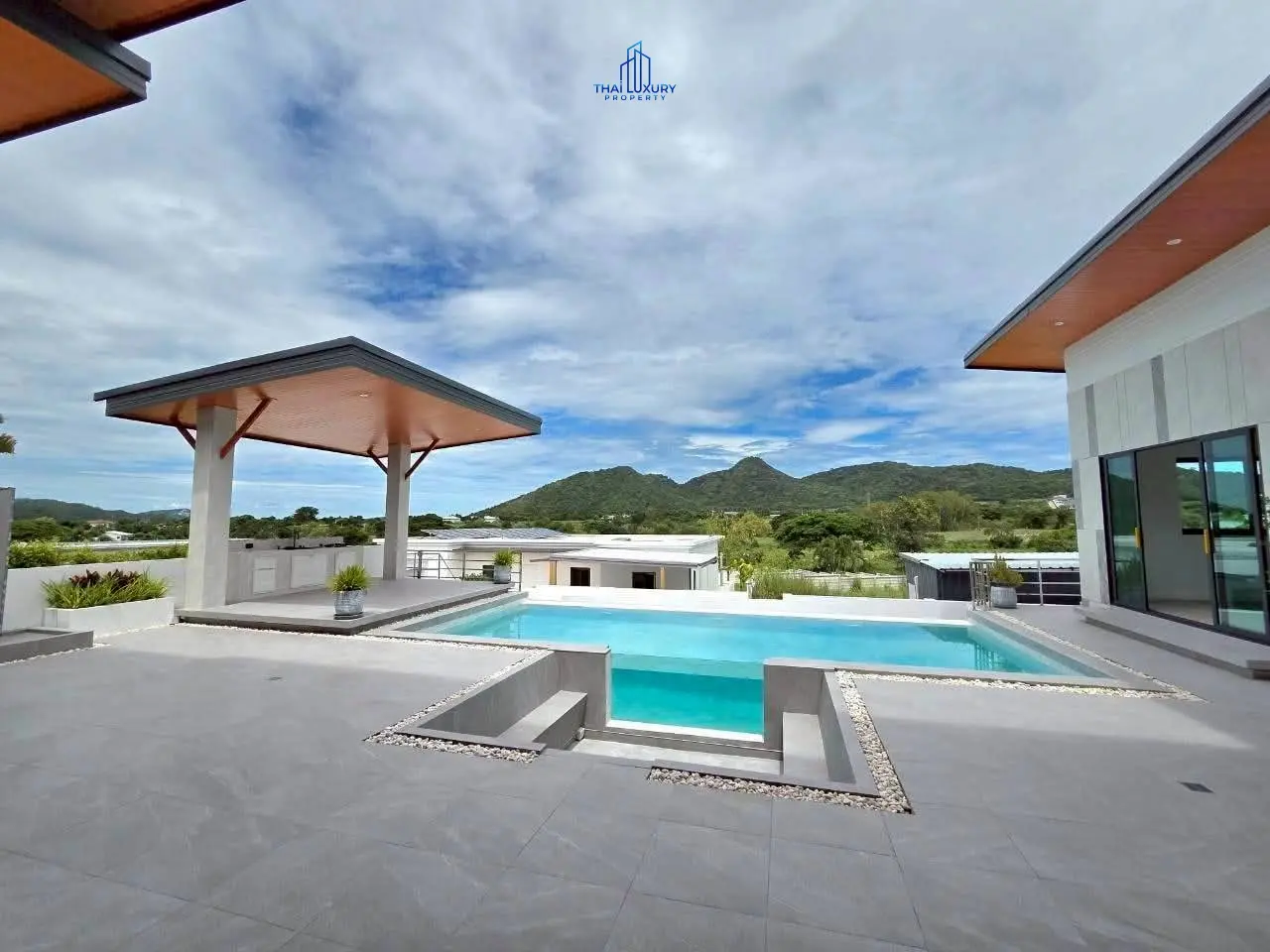 Luxury 3 Bedrooms Villa with Private Pool and Mountain Views in Hua Hin Soi 112