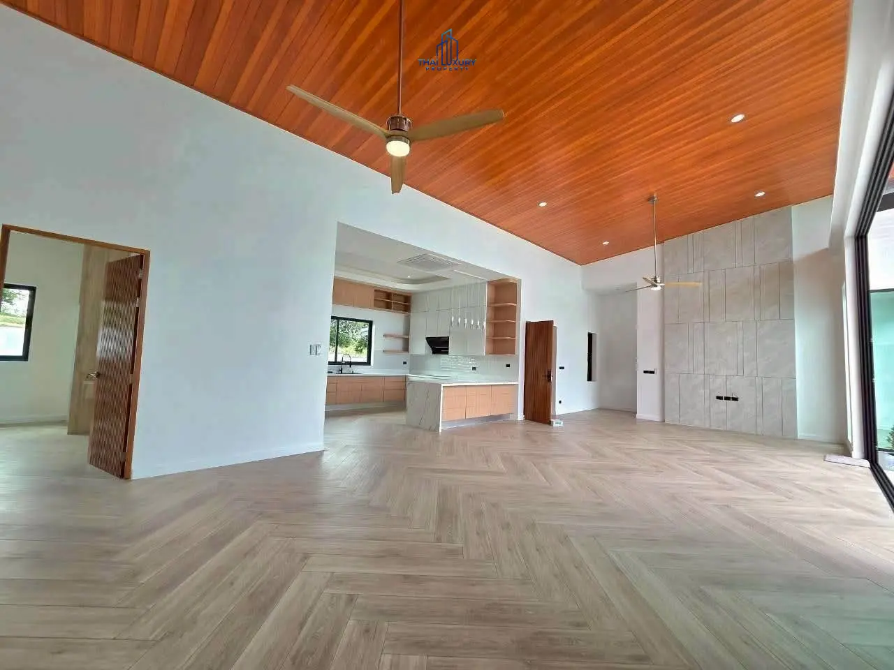 Luxury 3 Bedrooms Villa with Private Pool and Mountain Views in Hua Hin Soi 112