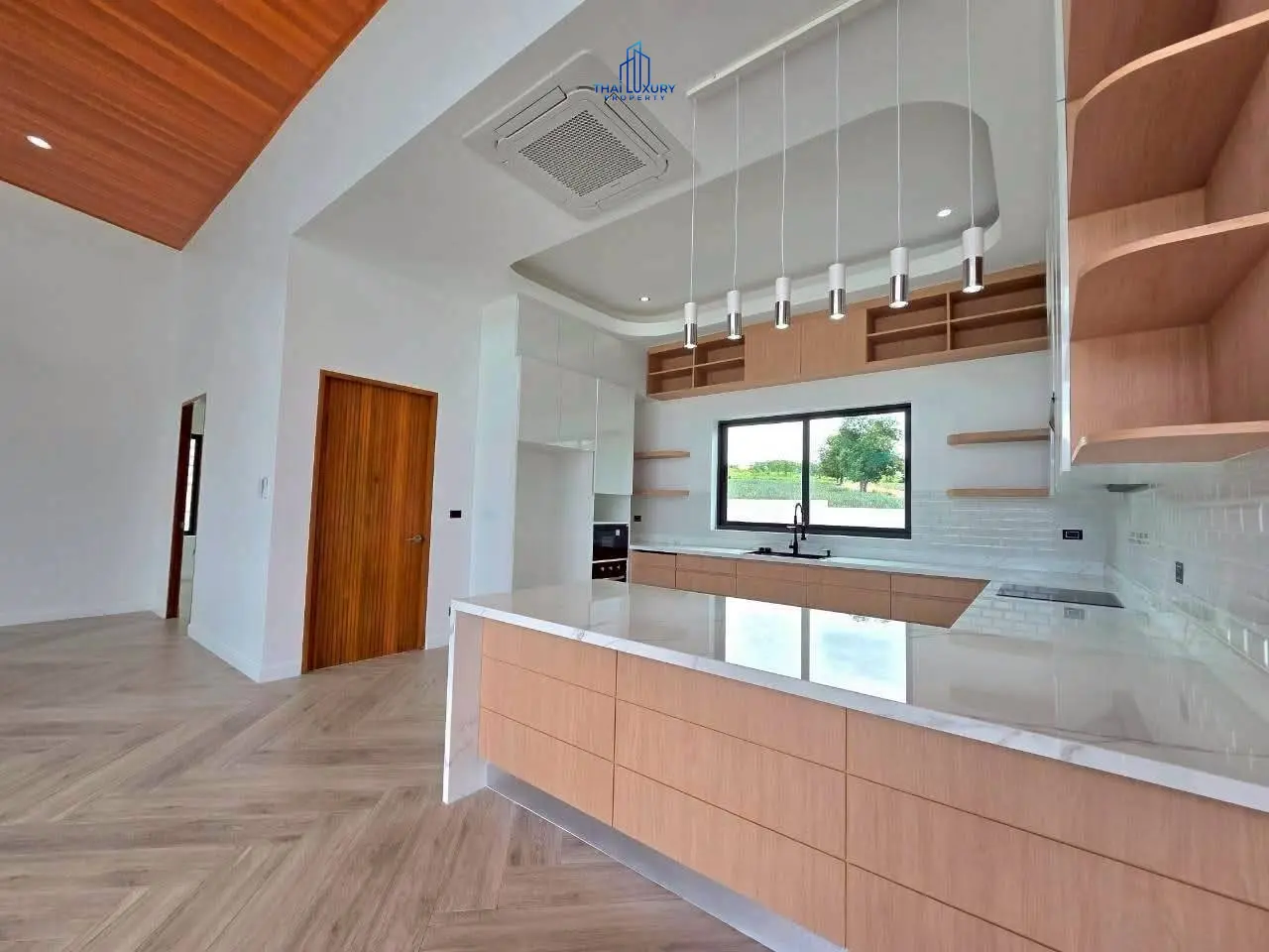 Luxury 3 Bedrooms Villa with Private Pool and Mountain Views in Hua Hin Soi 112