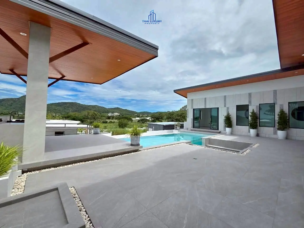 Luxury 3 Bedrooms Villa with Private Pool and Mountain Views in Hua Hin Soi 112