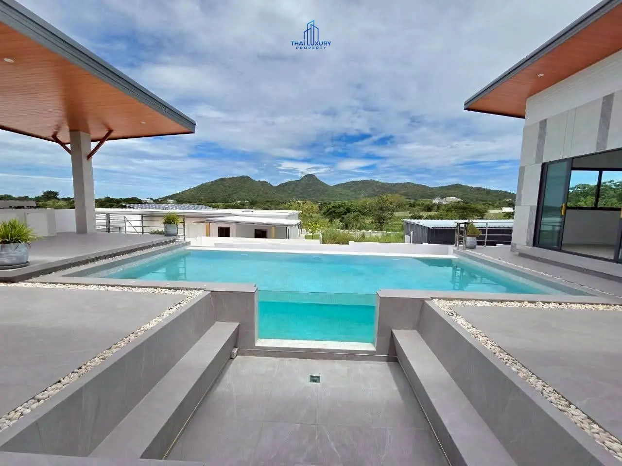 Luxury 3 Bedrooms Villa with Private Pool and Mountain Views in Hua Hin Soi 112
