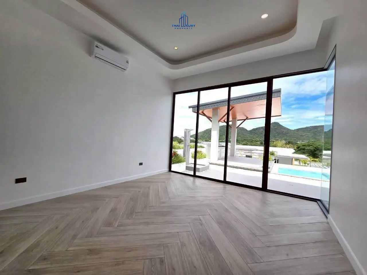 Luxury 3 Bedrooms Villa with Private Pool and Mountain Views in Hua Hin Soi 112