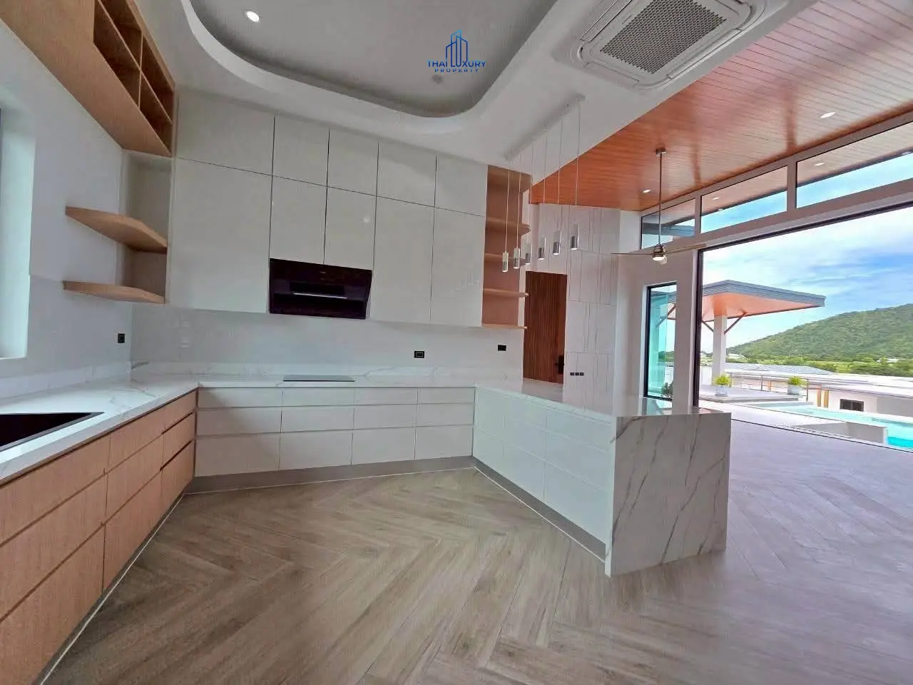 Luxury 3 Bedrooms Villa with Private Pool and Mountain Views in Hua Hin Soi 112