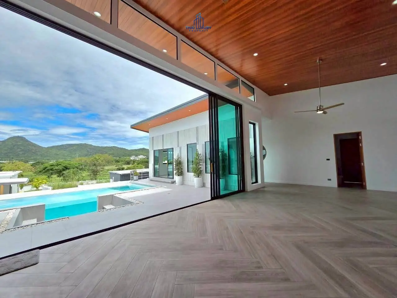 Luxury 3 Bedrooms Villa with Private Pool and Mountain Views in Hua Hin Soi 112