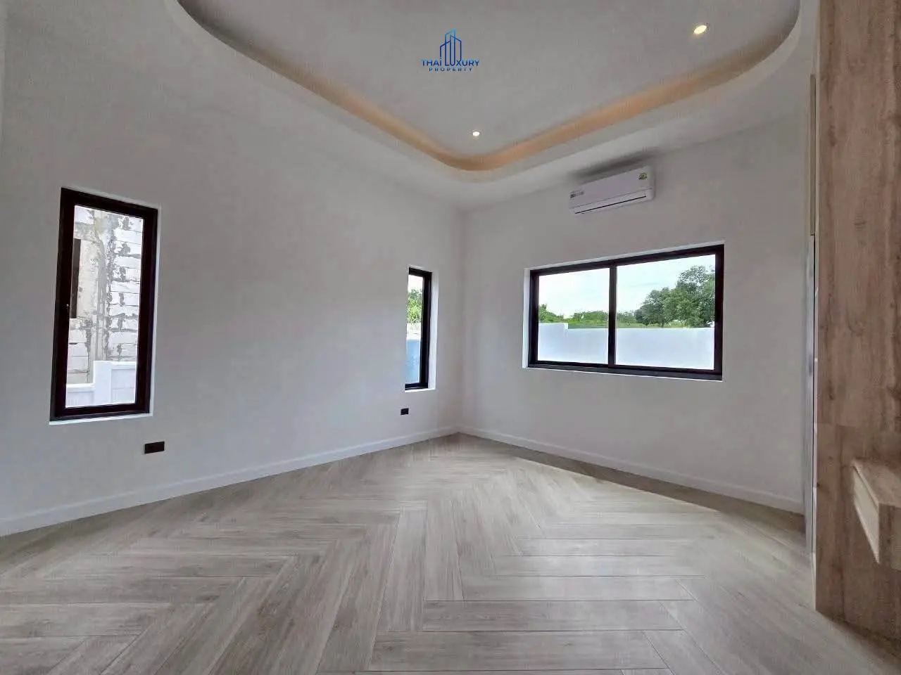 Luxury 3 Bedrooms Villa with Private Pool and Mountain Views in Hua Hin Soi 112
