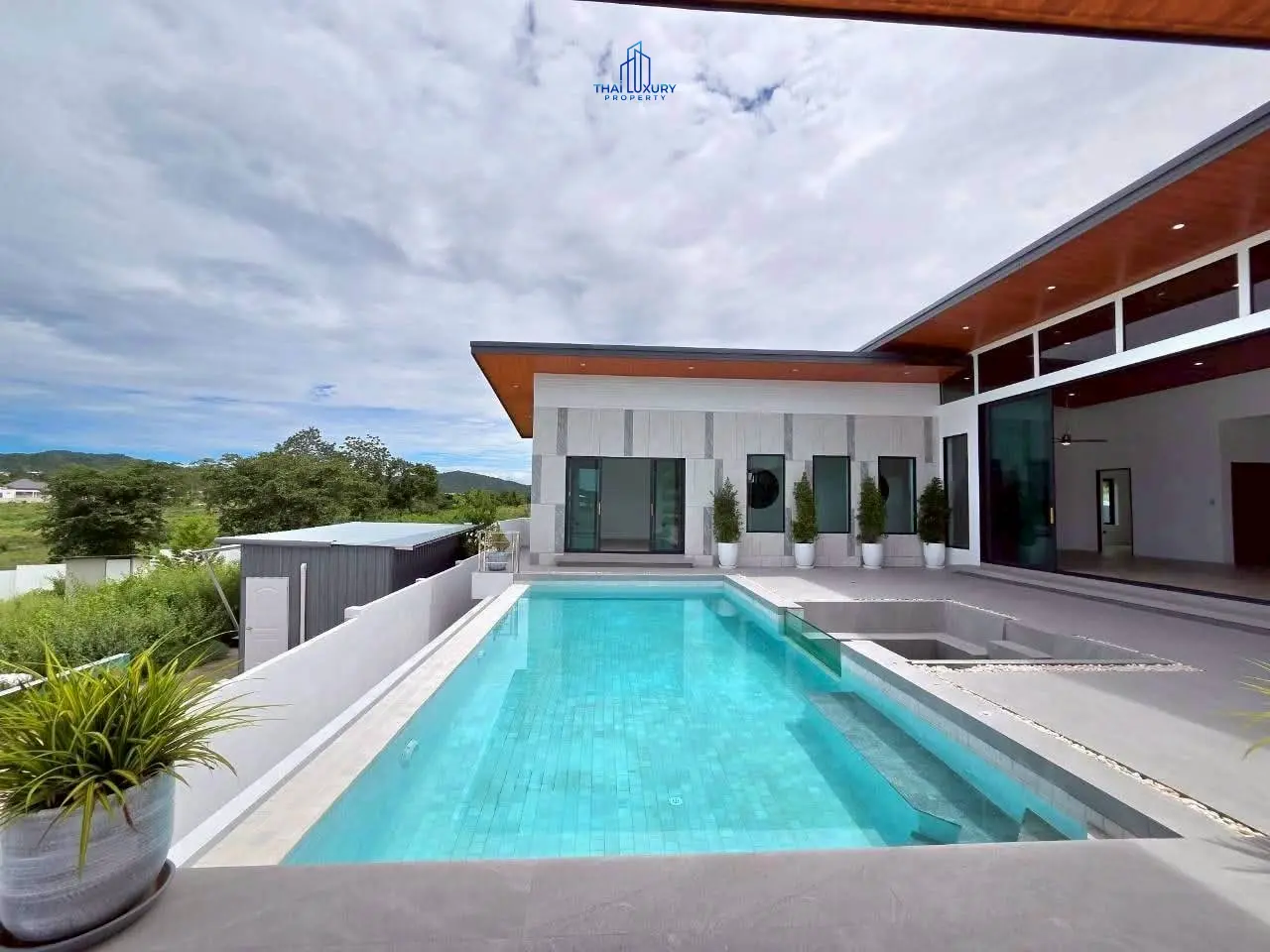 Luxury 3 Bedrooms Villa with Private Pool and Mountain Views in Hua Hin Soi 112