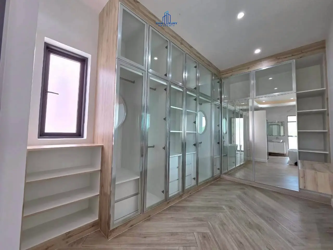 Luxury 3 Bedrooms Villa with Private Pool and Mountain Views in Hua Hin Soi 112